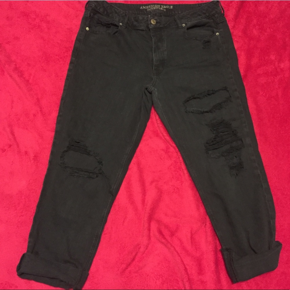 AMERICAN EAGLE boyfriend distressed jeans